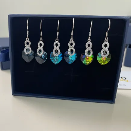 Безкрайна любов - обеци със Swarovski