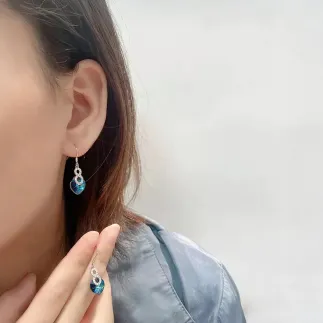 Безкрайна любов - обеци със Swarovski