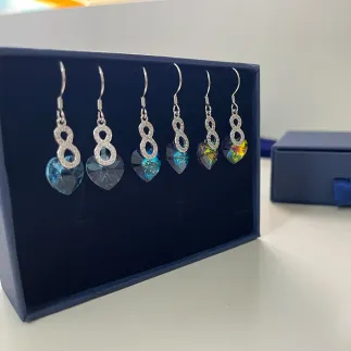 Безкрайна любов - обеци със Swarovski