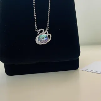 Колие Лебедово сърце със Swarovski
