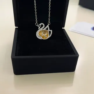 Колие Лебедово сърце със Swarovski