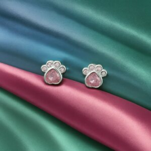 Обеци по ухото Лапичка любов